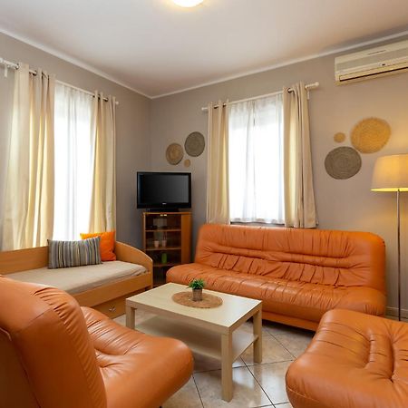 Apartment Mare Porec Exterior photo